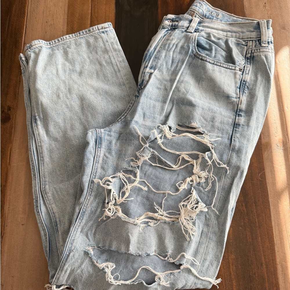 American Eagle baggy jeans